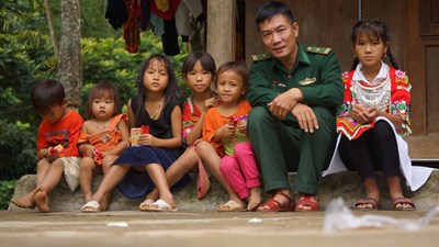 Gallery - Tiếng xe của bố Thắng